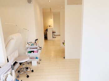 まつげエクステ専門サロン ブルームラッシュ(bloom lash)/仕切りある広々半個室スペース☆