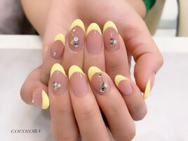 イエローフレンチネイル