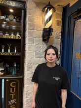 ミリオンバックス バーバーショップ 上野(MillionBucks Barbershop) 見世 茉里那