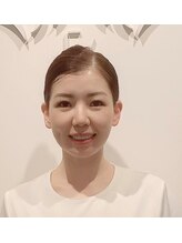 イーズ ミュゼ ららぽーと横浜店 金子