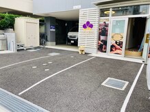 ファンディ 本厚木店(FANDEE)/店舗目の前駐車場