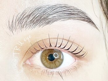 トゥルーアイ マークイズ みなとみらい店(TRU EYE)/ハリウッドブロウ×パリジェンヌ