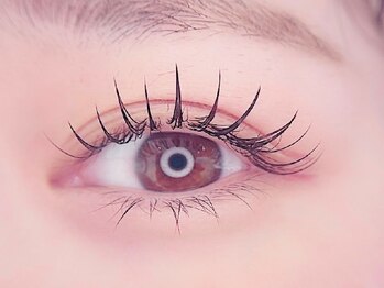シンディ 大井町店(CINDY)の写真/【大好評フラットラッシュ】でぱっちりとした華やかなお目元に♪丁寧な施術・技術力・仕上がりに自信あり◎
