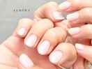 洋服に馴染むシンプルなネイル◎