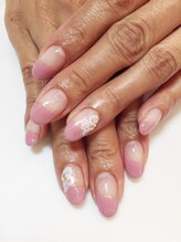 クリスタルネイル ボンベルタ橘店(CRYSTAL NAIL)/上品ネイル