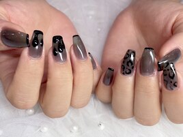 シースルーレオパードネイル