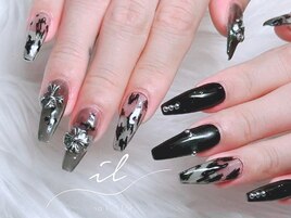 黒×ニュアンスネイル