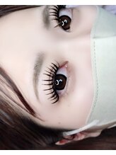 メゾン カルム(maison calme)/目元の計算美。