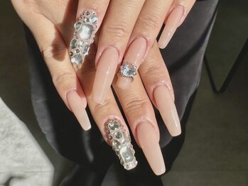 ドゥープ(doop)の写真/[フィルイン無料◎]思わず見惚れる上品長さ出しネイル★パーツ豊富！持ち込みOK♪平日のお仕事終わりにも◎