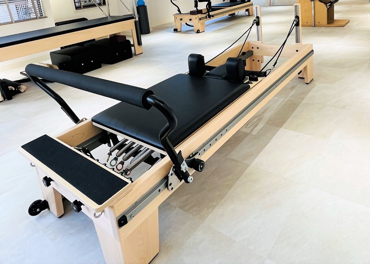ピラティス リフォーマー Clinical wood reformer ピラティス リフォーマー Clinical wood reformer