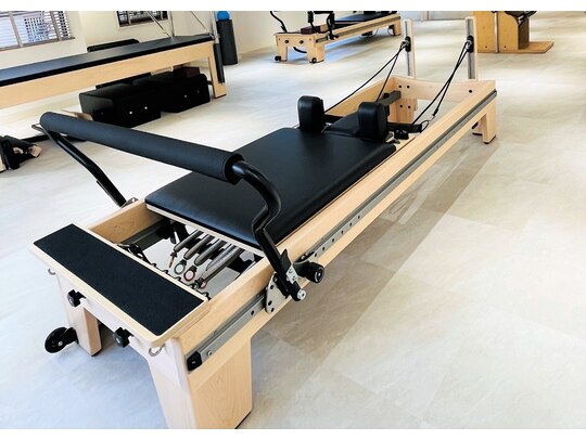 ピラティス リフォーマー Clinical wood reformer（ウッドリフォーマー 