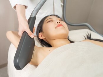 エル(Elle)の写真/【自己処理から卒業!つるすべ肌へ】痛みが少ない最新機「イデアライト」導入★敏感肌・キッズ脱毛もOK◎