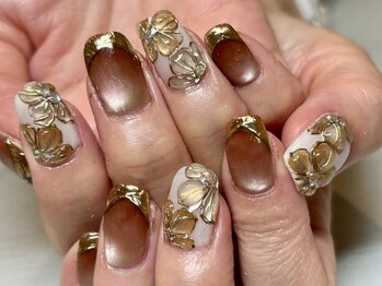 フロッシュ(FROSCH)の写真/こだわりデザイン×フォルムで憧れの美爪へ♪シンプル綺麗めデザイン～細かい手描きアートまで幅広く対応◎