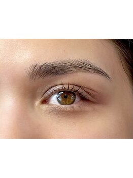 ナチュラル上品な目元にしたい