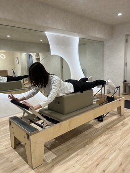 ピラティスエイチプラス(Pilates H Plus)/初回レッスン風景
