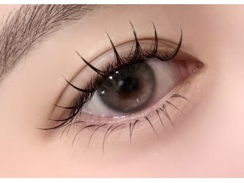 サロン プアナ(salon puana)の写真/【アップワードラッシュ♪】根元から立ち上げマツエクを装着！パリエクより負担が軽く、下向きまつげでも◎