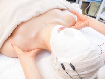 ナヴィータ アオバダイ(Navita AOBADAI)/7.デコルテ・首肩・背中ッサージ