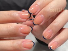 ミリネイルズ(milli nails)/サーモンピンク×ネイビー