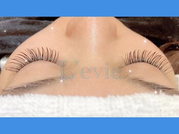 レヴィ アイラッシュアンドビューティ(L'evie)/フラットラッシュ190本