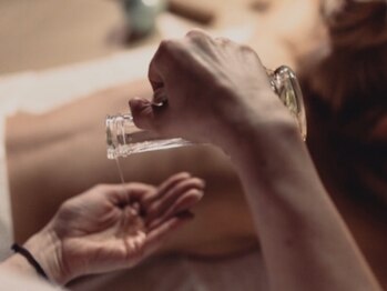 ルギニ(LU.GINI)の写真/男性セラピストの大きな手×深圧リンパマッサージ《疲れ・だるさ・首肩こり・頭痛・腰痛・むくみ》