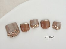 オリカ(OLIKA)/上品ブラウンのビジューネイル