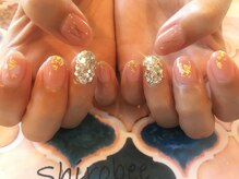 トータルサロン 白べぇーっ プラス/ストーン埋め尽くしネイル