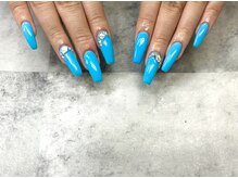 ケーエヌ(KN)/夏ネイル