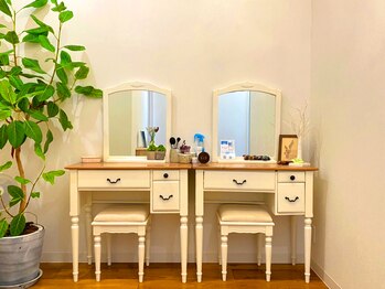 ナチュリガ/ドレッサー2台ご用意あります。