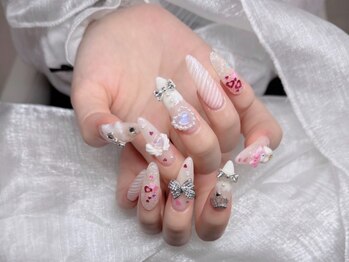 エイチベイビー(H.baby)の写真/豊富なパーツがつけ放題も魅力の一つ♪いろんなモチーフをまるで指先に宝石箱を閉じ込めたような美しさも。