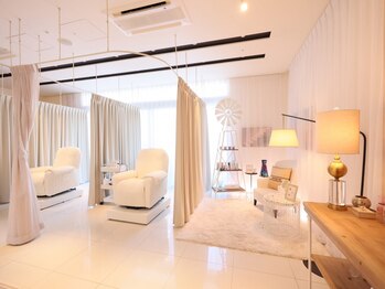 サロン ド ヴェルノ(Salon de VERNO)