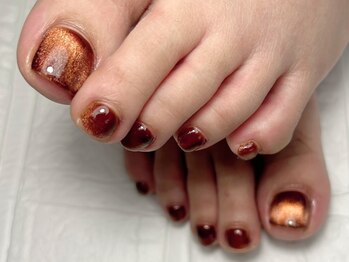 ブリスフルハピネス(Blissful happiness)/秋のシンプルフットネイル