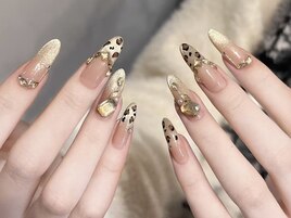 ヒョウ柄マグネットネイル