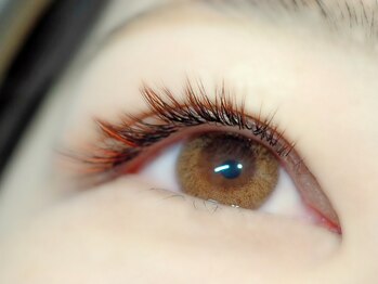 グランアイ 関目店(GRAN EYE)の写真/髪色に馴染むカラーエクステ♪超軽量フラットラッシュで抜け感のある柔らかな目元に 