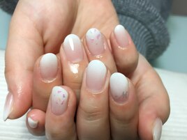 爽やかなホワイトグラデ◎
