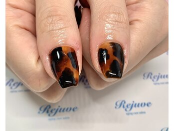 リジュベ(Rejuve)/ヒョウ柄みたいなべっ甲ネイル