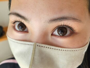 ウナ カスターニャ(Una Castagna)の写真/【当店自慢のキープ力◎】大満足間違い無しのぱっちりキュートな目元に大変身◎ロットの種類も豊富♪