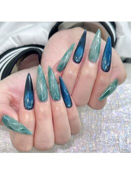 クイーンズビューティーサロン 歌舞伎町店(Queen's beauty salon)の写真/丁寧なカウンセリング＆フォルムへの高いこだわりでリピーター多数♪どの角度から見ても美しい形に◎