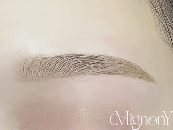 ミニョン ワイ(Mignon Y)の写真/初めてでも安心◎丁寧なカウンセリングであなただけの理想の美眉に♪