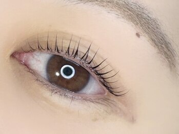 アイラッシュ アンドアール(eyelash and.R)の写真/フォーフラットラッシュ/まつ毛パーマでナチュラル上品に◎目元に印象を与え,且つナチュラルな仕上がりに♪