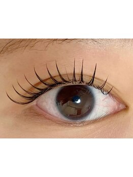 ナチュラル上品な目元にしたい