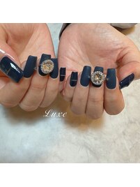 特別感のあるストーンネイル