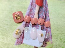 フェリシアネイル(FERECIA nail)/上：¥8980／下：¥9980