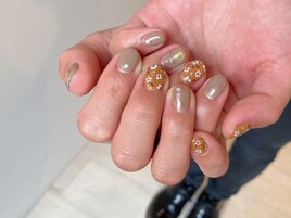 小花柄ネイル。