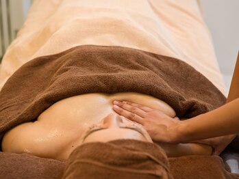 マーキュリー(Mercury)/デコルテマッサージ