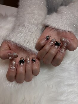 ギラギラガーリーネイル