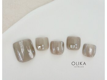オリカ(OLIKA)/上品グレージュ×シルバーライン