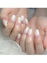 モモ(Momo)/白グラデーション