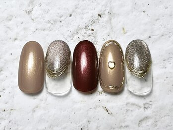 アヤ(AYA)/囲みミラーネイル