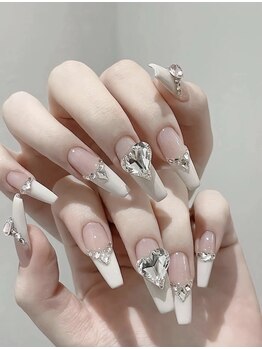 Daiki Nail【パラジェル｜フィルイン｜マグネット｜長さだし】の写真/シンプル上品かつ大人可愛いデザインが自慢！オフィスでも浮かない絶妙な可愛さで指先を華やかに彩ります!