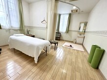 クリア(clear)の雰囲気（整体の施術室お子様連れの方はキッズスペースのご用意も可能　）